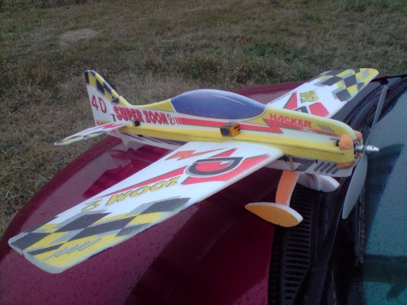 SUPER ZOOM 2   (už nelieta)