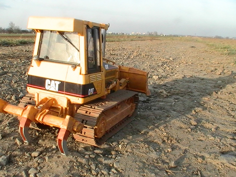 buldozer Caterpillar D5