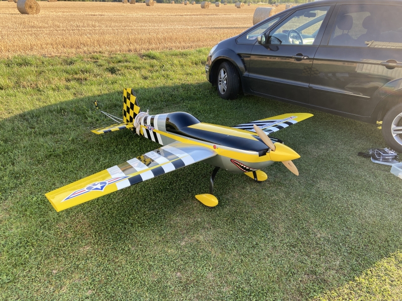 Extra 330SC