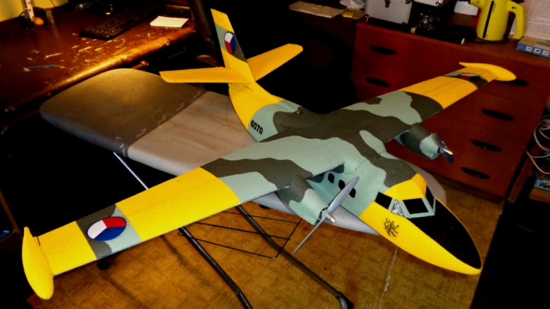 L - 410 Turbolet   UVP - E14