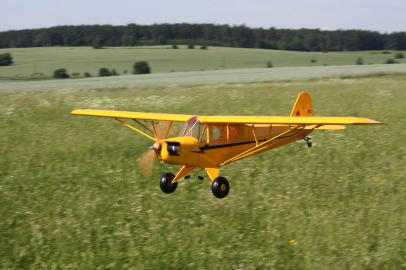 PIPER J-3 CUB