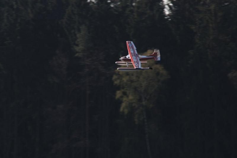 Cessna 185 na plovákách 